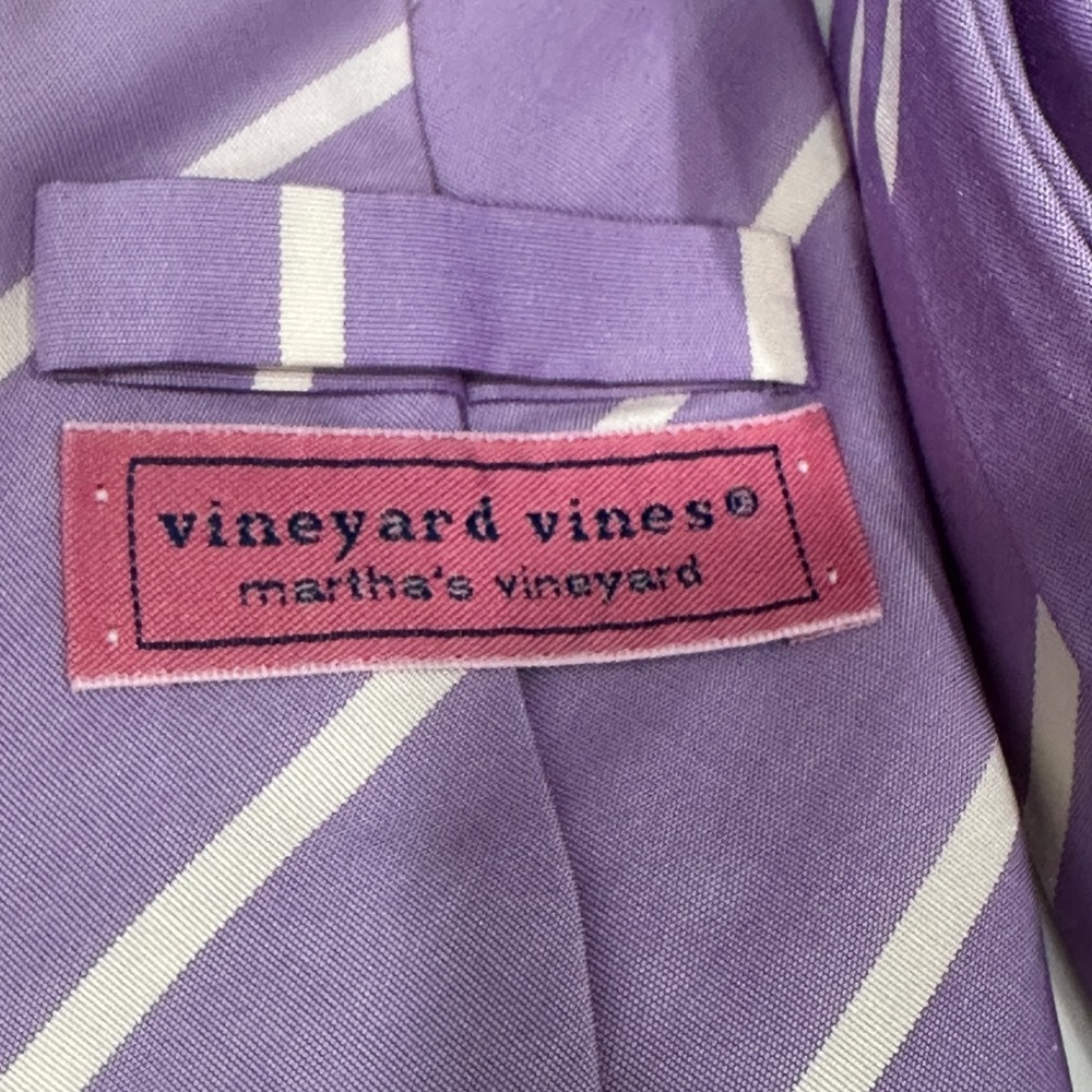 Vineyard Vines lavender Purple Striped Men's silk tie - Picture 3 of 4